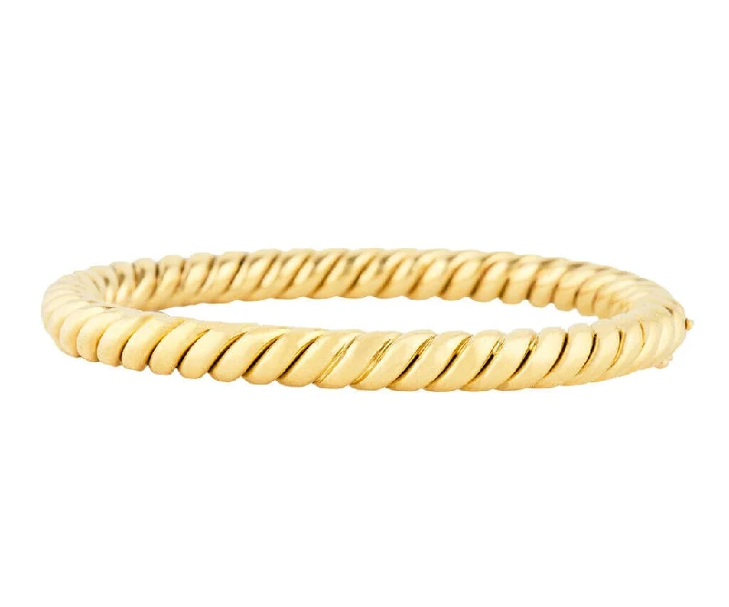 6.50MM Polished Twisted Oval Bangle Bracelet in 18K