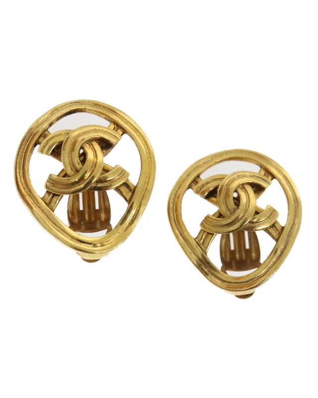 Chanel Coco Mark Clip-on Earring Gold Tone CC