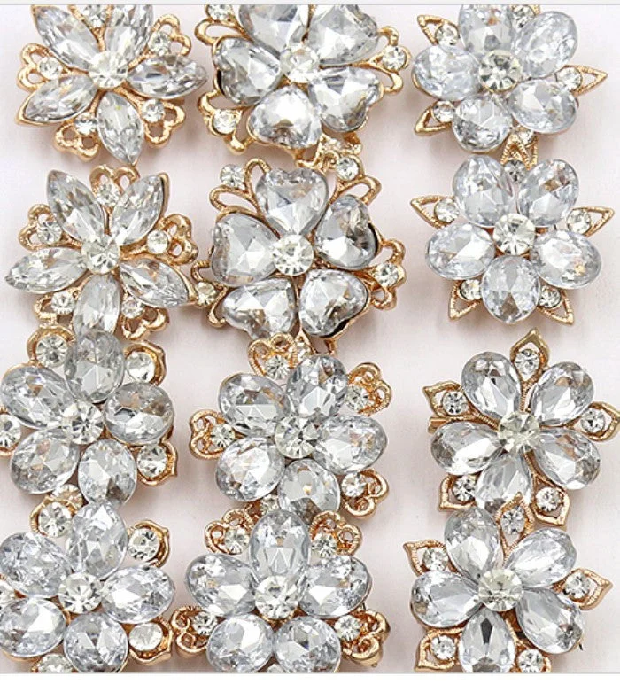 60 Pcs of Gold Rhinestone Flower Brooch WBR-049