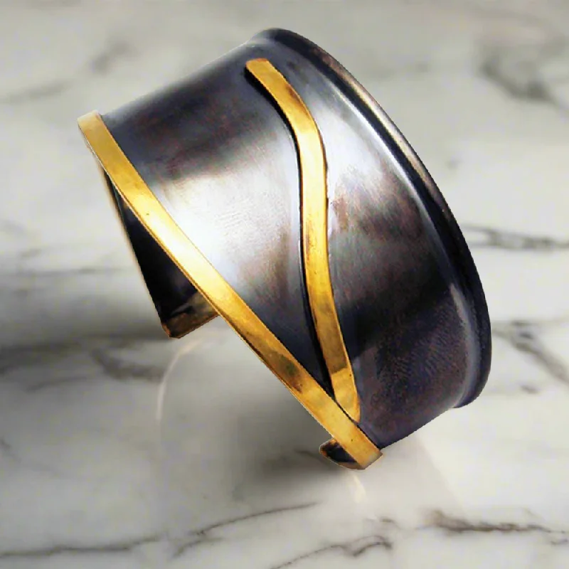 Cuff bracelet in Sterling Silver with Decorative Black Patina (Oxidation) (BM-02)