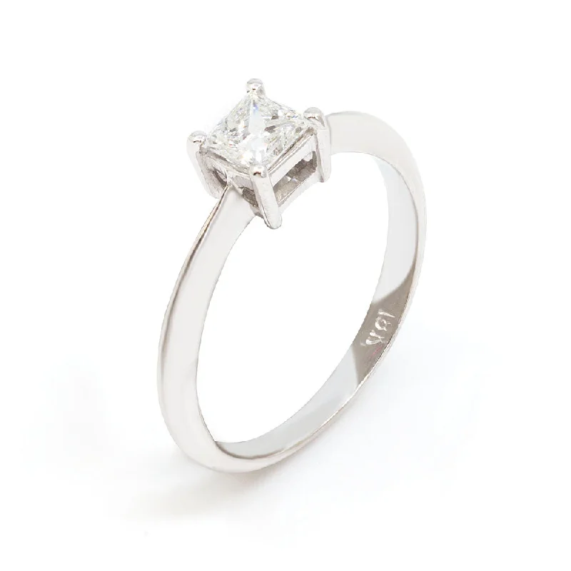 Princess Cut Diamond Prong Solitare Ring