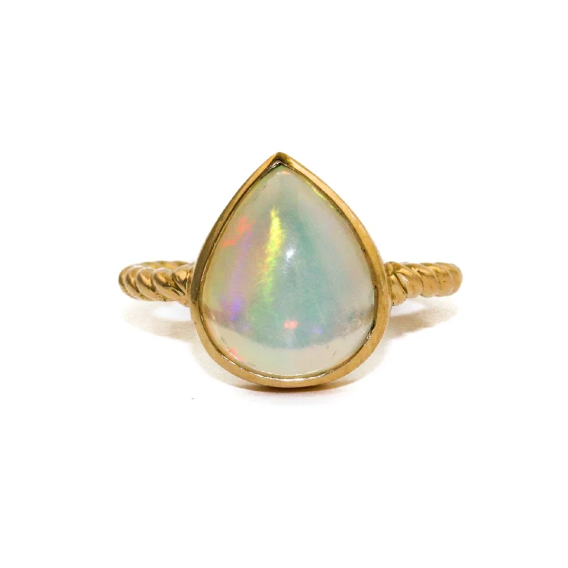 14 KT Gold x Teardrop Welo Opal Rope-Band Ring