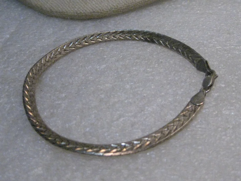 Sterling Silver 5mm Herringbone Bracelet, 8",  Unisex, 9.00gr, Sunrise maker's mark, signed Italy