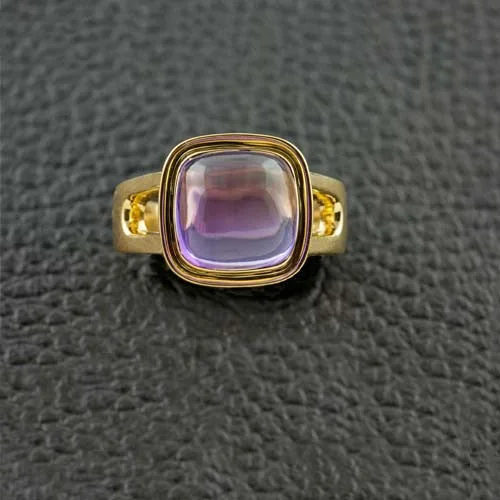 Cabochon Amethyst Ring